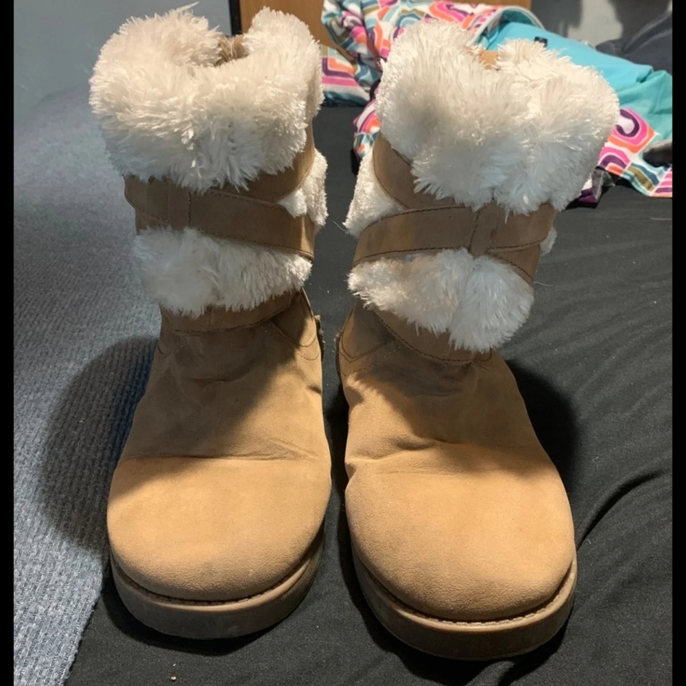 Guess Boots inspired by Ugg